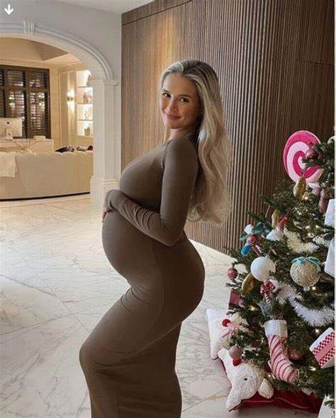 molly mae hague bump pic due date feb 2023 molly maison home decor inspiration celebs celeb gossip entertainment news love island 2023 laura whitemore maya jama 