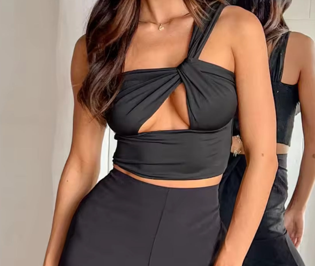 One Shoulder Asymmetric Crop Top in Black